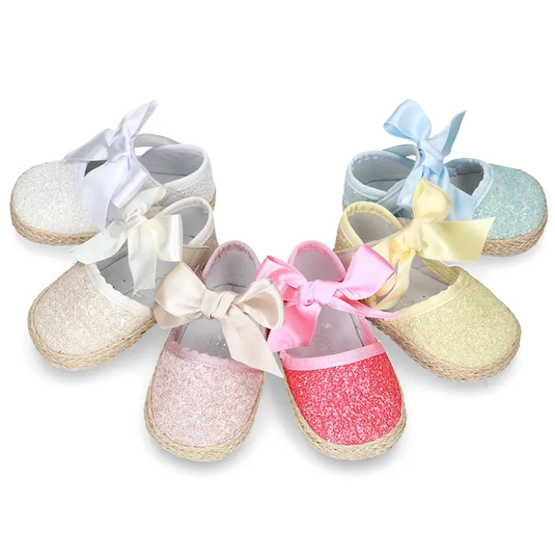 Alpargata BABY con cierre adherente y lazo en piel con GLITTER.