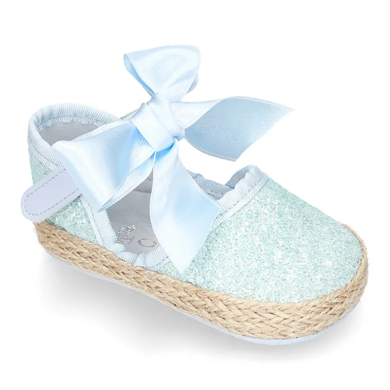 Alpargata BABY con cierre adherente y lazo en piel con GLITTER.