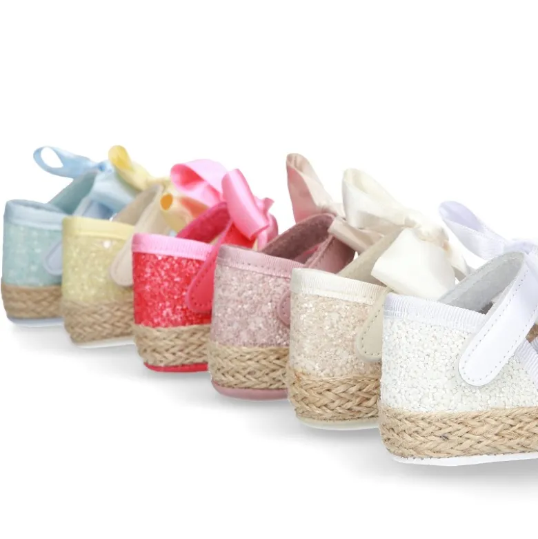 Alpargata BABY con cierre adherente y lazo en piel con GLITTER.