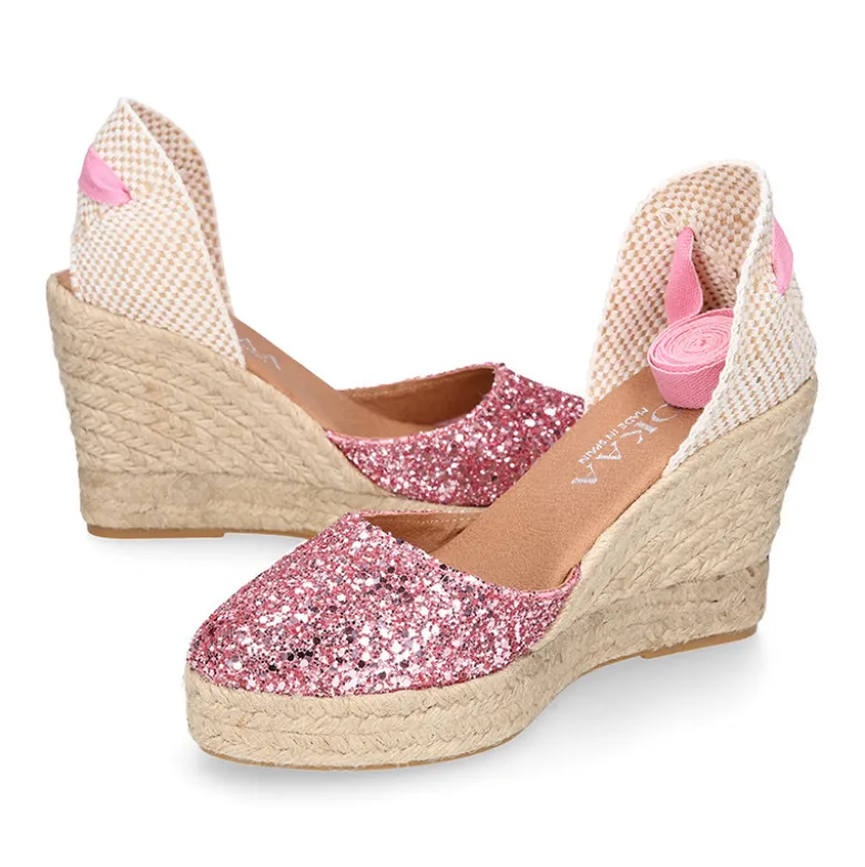 Alpargata mujer con cintas y piso doble en V en piel con Glitter rosa.