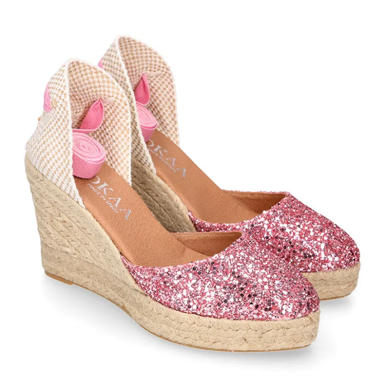 Alpargata mujer con cintas y piso doble en V en piel con Glitter rosa.