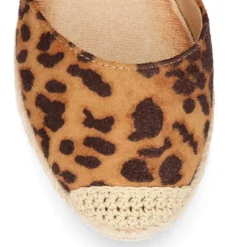 Alpargata mujer tradicional con cuña y diseño con estampado leopardo