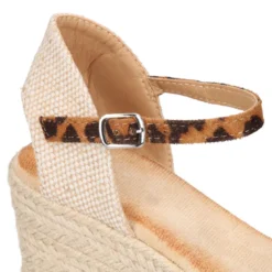 Alpargata mujer tradicional con cuña y diseño con estampado leopardo