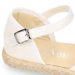Alpargata niña ARRAS en lino blanco con diseño con puntilla.