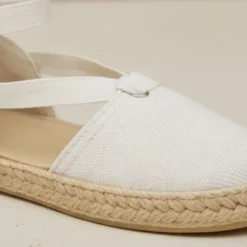 Alpargata niña blanca con cintas – algodón tipo lino vestir