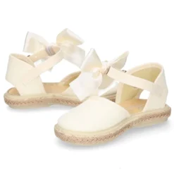 Alpargata niña con LAZO SEDA en lona piqué algodón beige.