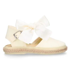 Alpargata niña con LAZO SEDA en lona piqué algodón beige.