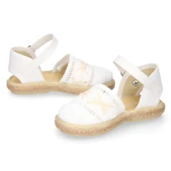 Alpargata niña en lona algodón blanco con diseño con puntilla.