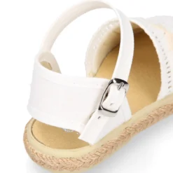 Alpargata niña en lona algodón blanco con diseño con puntilla.
