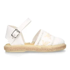 Alpargata niña en lona algodón blanco con diseño con puntilla.