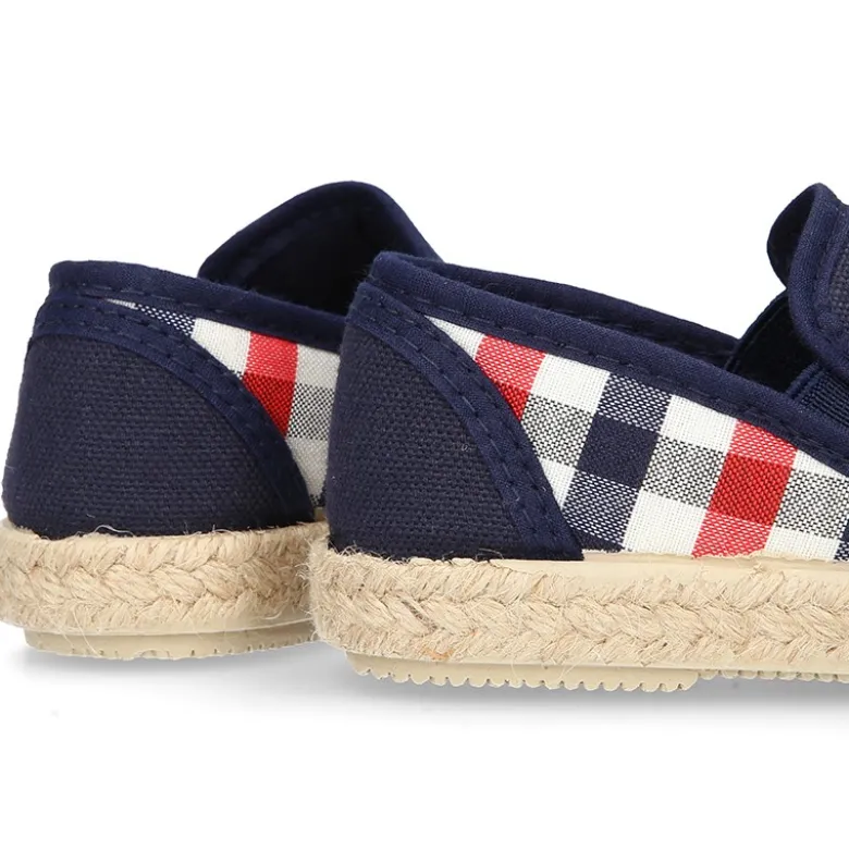 Alpargata niños con elásticos tipo slip on en lona con CUADROS.
