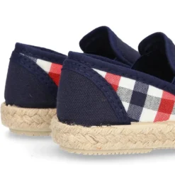 Alpargata niños con elásticos tipo slip on en lona con CUADROS.