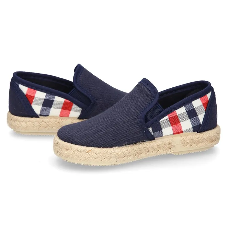 Alpargata niños con elásticos tipo slip on en lona con CUADROS.