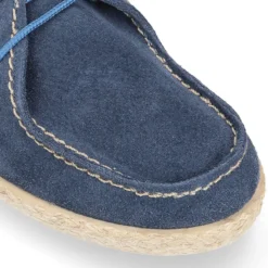 Alpargata niños tipo náutico con cordones en piel serraje.