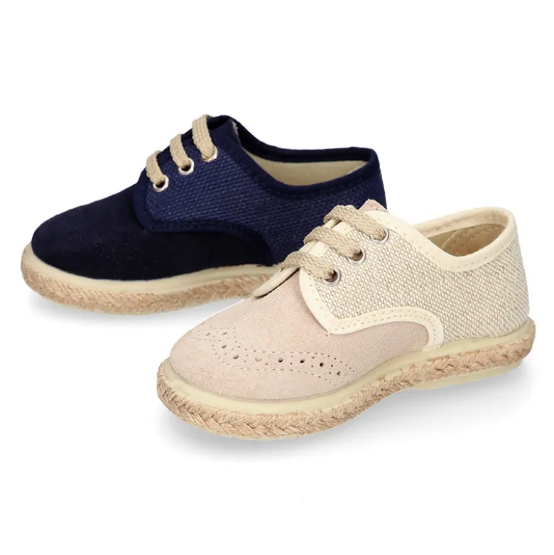 Alpargata niño tipo Blucher con cordones en piel serraje con lino natural.