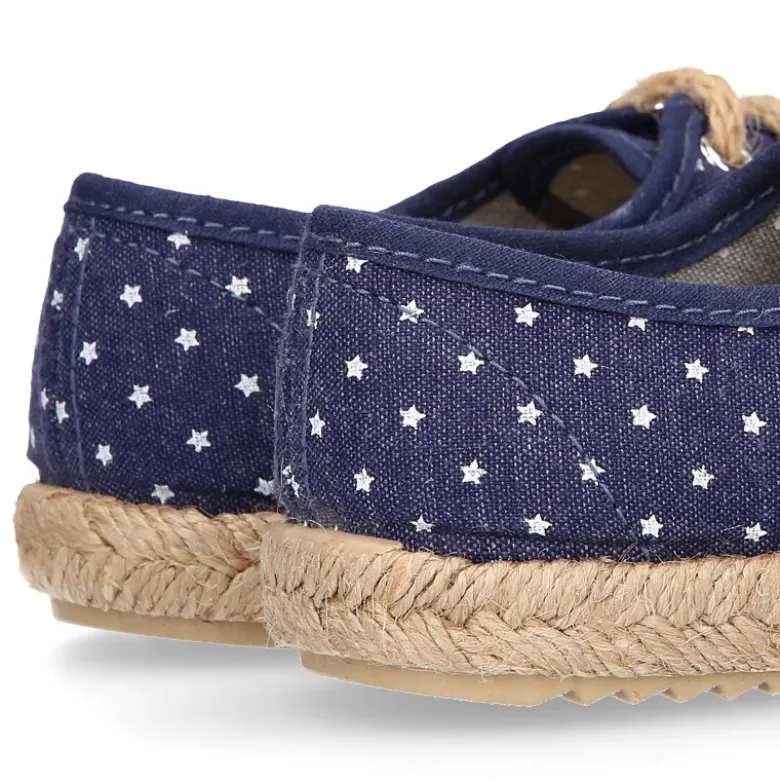Alpargata niño tipo blucher con cordones en lona jeans con ESTRELLAS.