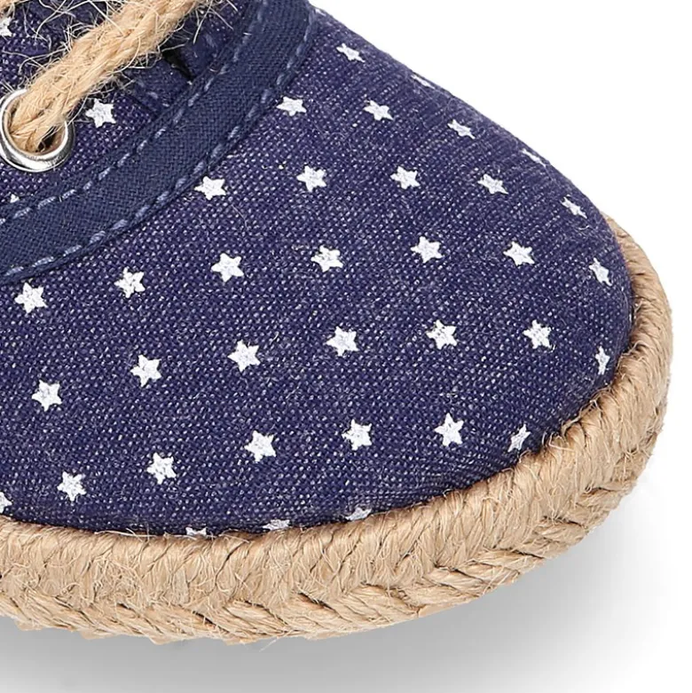 Alpargata niño tipo blucher con cordones en lona jeans con ESTRELLAS.
