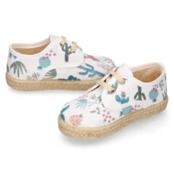 Alpargata niño tipo Blucher con cordones en lona con estampado CACTUS.