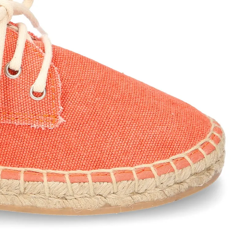 Alpargata tipo blucher en lona efecto lavado.