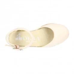 Alpargata tipo sandalia con hebilla en lona.