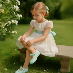 Angelito niña con lazo en terciopelo de primavera verano.