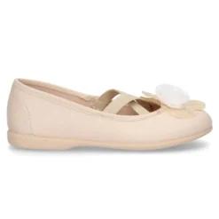 Bailarina ballet con cintas elásticas cruzadas y FLOR.