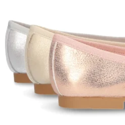 Bailarina clásica con lazo ajustable en piel ante suave METALIZADO.