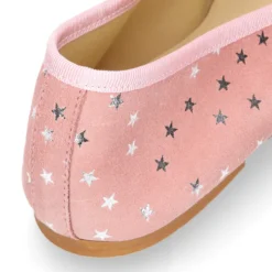 Bailarina clásica con lazo y estrellas en serraje