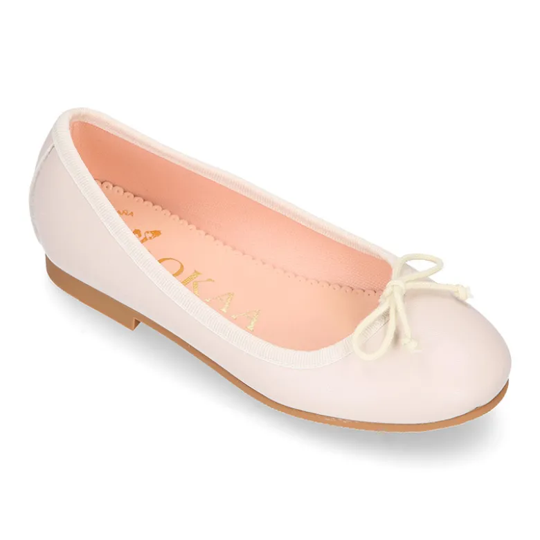 Bailarina clásica niña con lazo ajustable en piel suave en colores de moda.