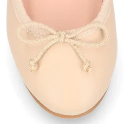 Bailarina clásica niña con lazo ajustable en piel suave en colores de moda.