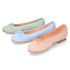 Bailarina clásica niña con lazo ajustable en piel ante en colores pastel.
