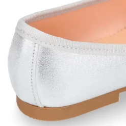 Bailarina clásica niña con lazo ajustable en piel ante laminado.