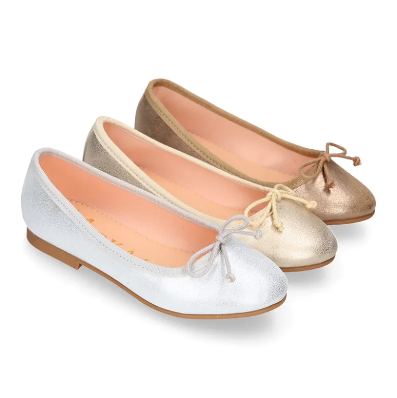 Bailarina clásica niña con lazo ajustable en piel ante laminado.