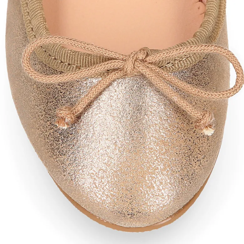 Bailarina clásica niña con lazo ajustable en piel ante laminado.