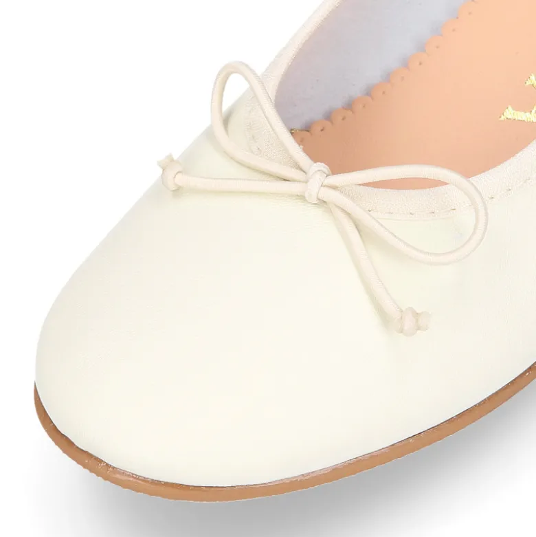Bailarina clásica niña con lazo ajustable y elástico en piel Marfil.