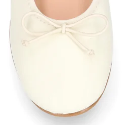 Bailarina clásica niña con lazo ajustable y elástico en piel Marfil.