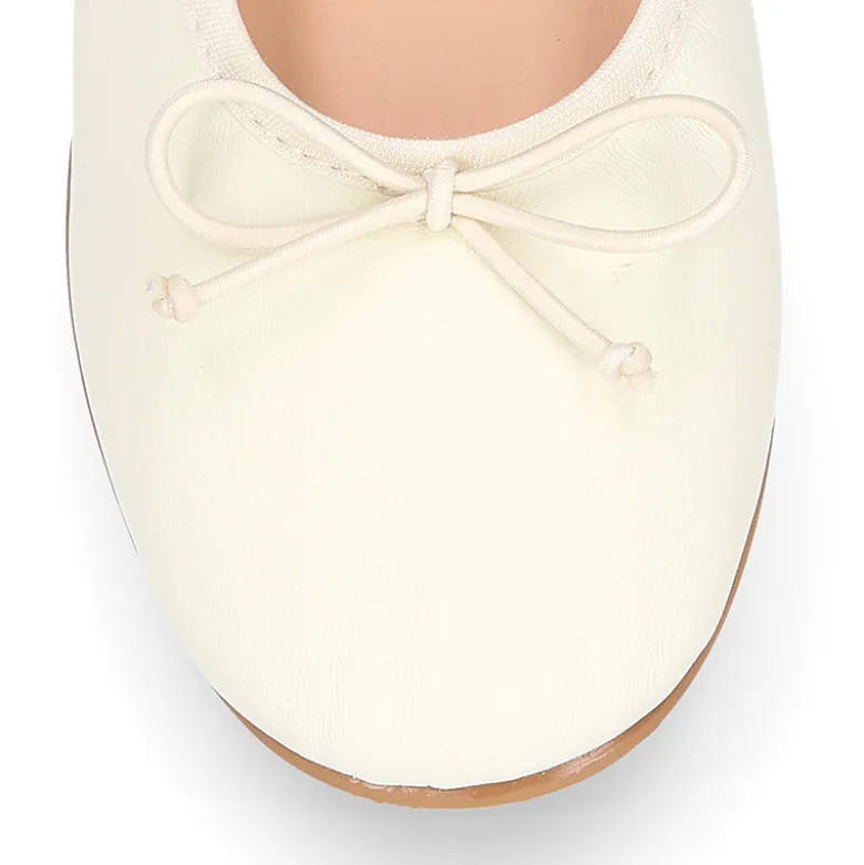 Bailarina clásica niña con lazo ajustable y elástico en piel Marfil.
