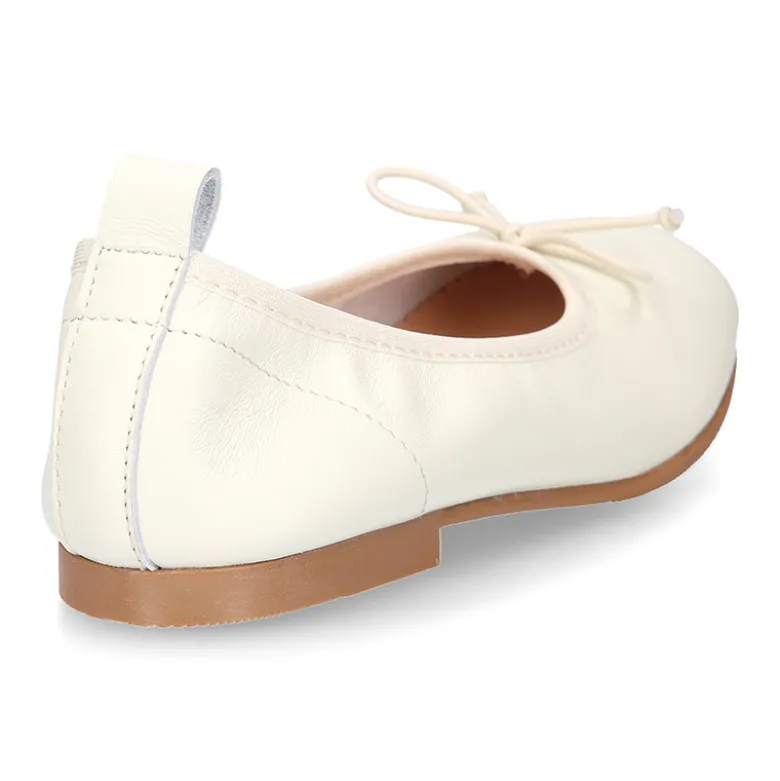 Bailarina clásica niña con lazo ajustable y elástico en piel Marfil.