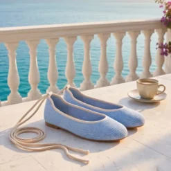 Bailarina de crochet con cintas al tobillo – Azul pastel