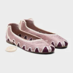 Bailarina de crochet con cintas al tobillo – Rosa