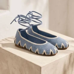 Bailarina de crochet con cintas al tobillo – Azul