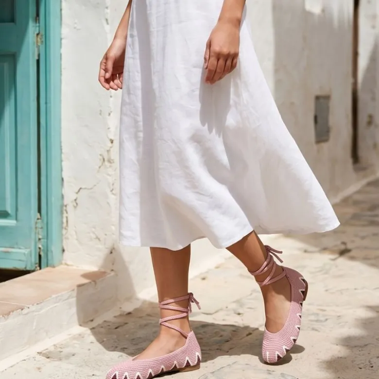Bailarina de crochet con cintas al tobillo – Rosa