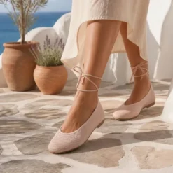 Bailarina de crochet con cintas al tobillo – Nude