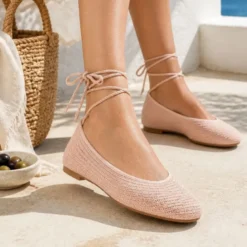 Bailarina de crochet con cintas al tobillo – Nude