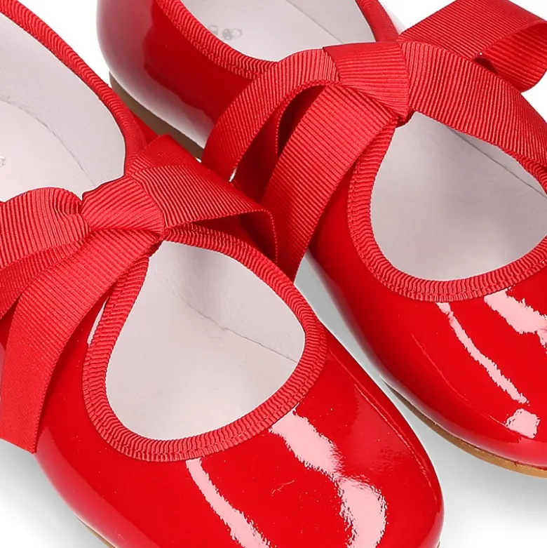 Bailarina mercedita niña tipo angelito en charol ROJO.