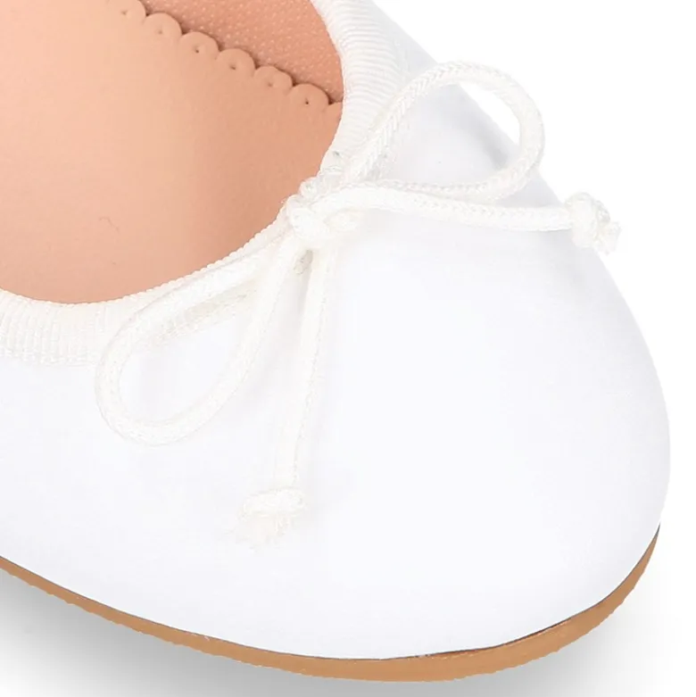 Bailarina niña CEREMONIA con lazo ajustable en piel suave en color BLANCO.