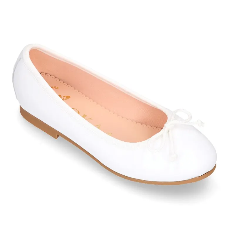 Bailarina niña CEREMONIA con lazo ajustable en piel suave en color BLANCO.