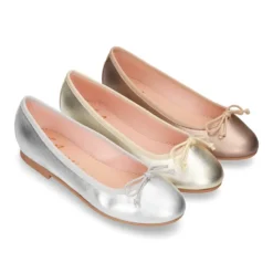 Bailarina niña clásica con lazo ajustable en piel METALIZADA súper suave.