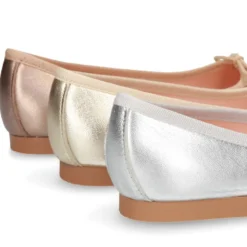 Bailarina niña clásica con lazo ajustable en piel METALIZADA súper suave.