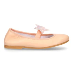 Bailarina niña con elástico y estrella en piel napa melocotón.
